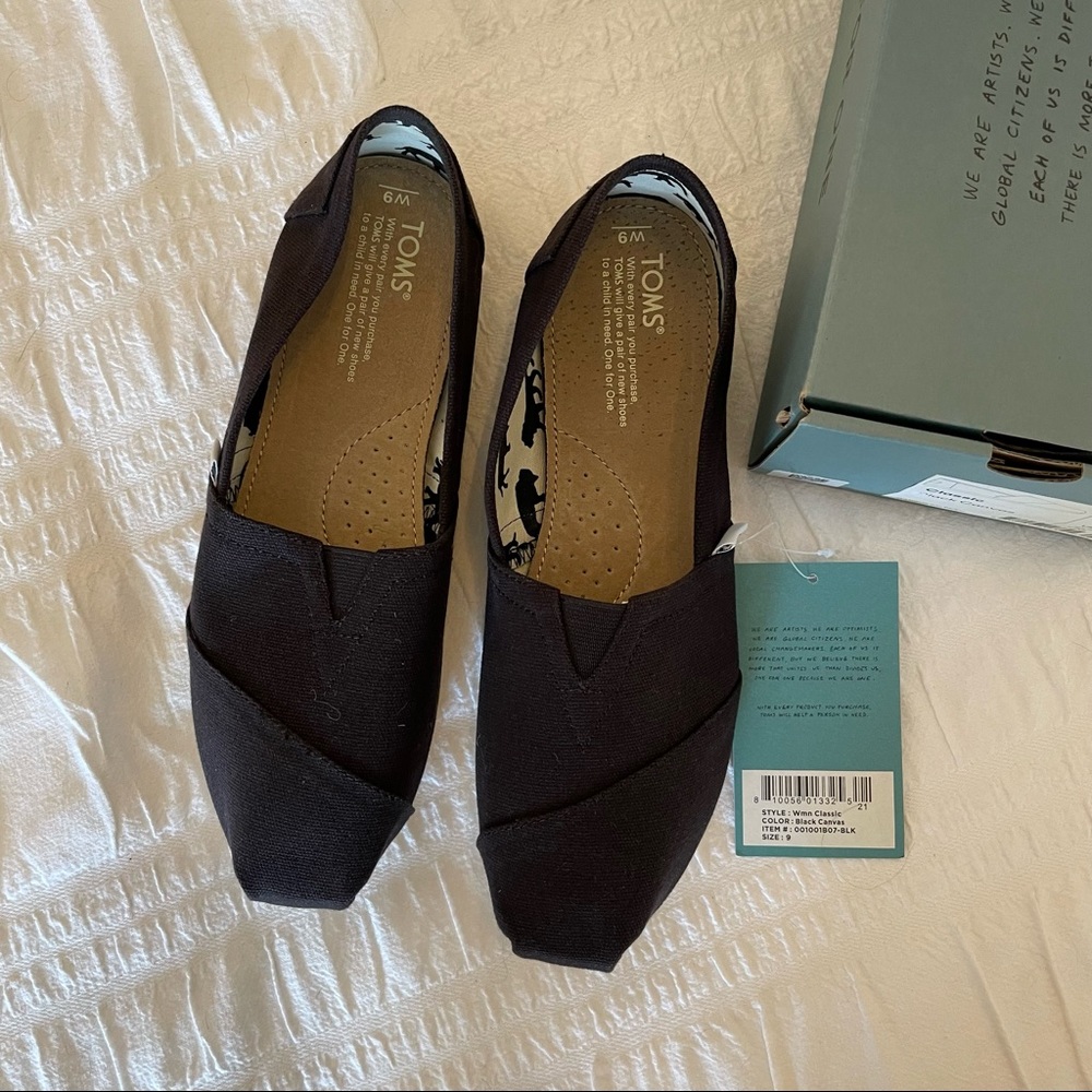 TOMS Classic Black Canvas Slip-on Shoe